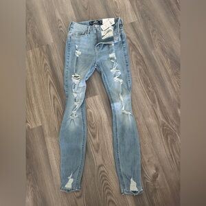 Hollister size 1S brand new jeans